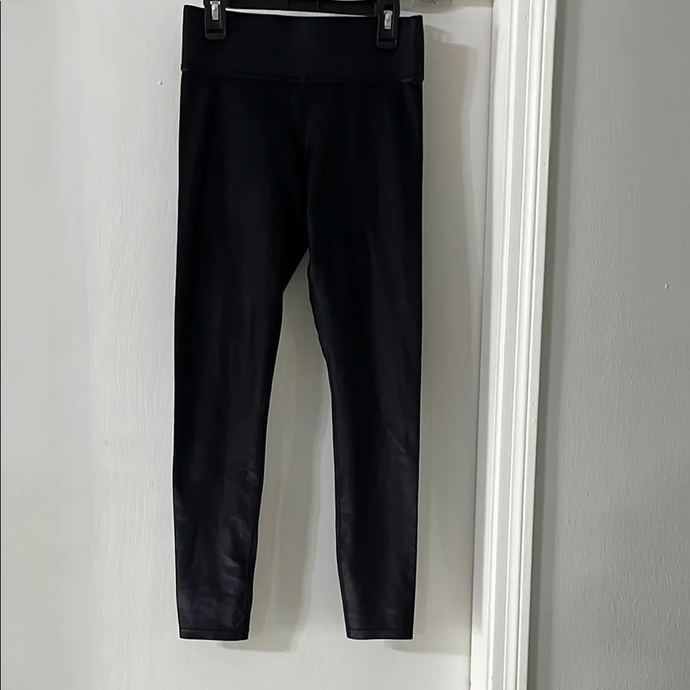 Carbon 38 Women's Black High-Waisted Leggings - Picture 5 of 7